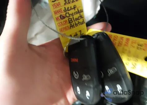 2020 Jeep Grand Cherokee Altitude 4X4 z USA, uszkodzony, nr VIN 1C4RJFAG0LC144959